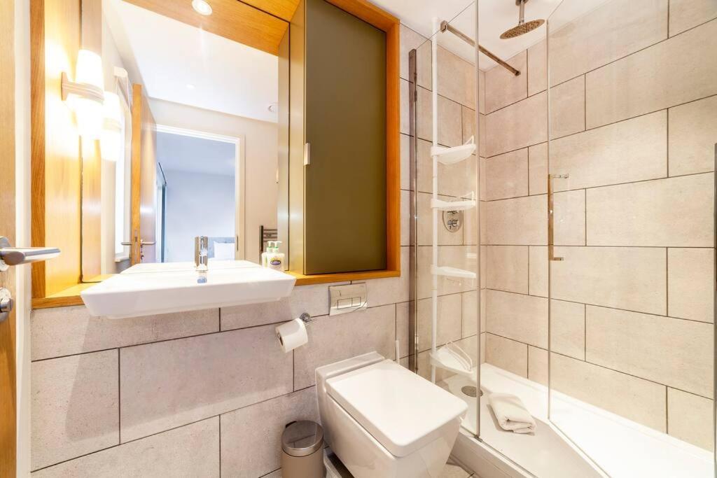 Апартаменты Stunning New 3 Bdr Duplex Wbalcony, East Лондон Экстерьер фото