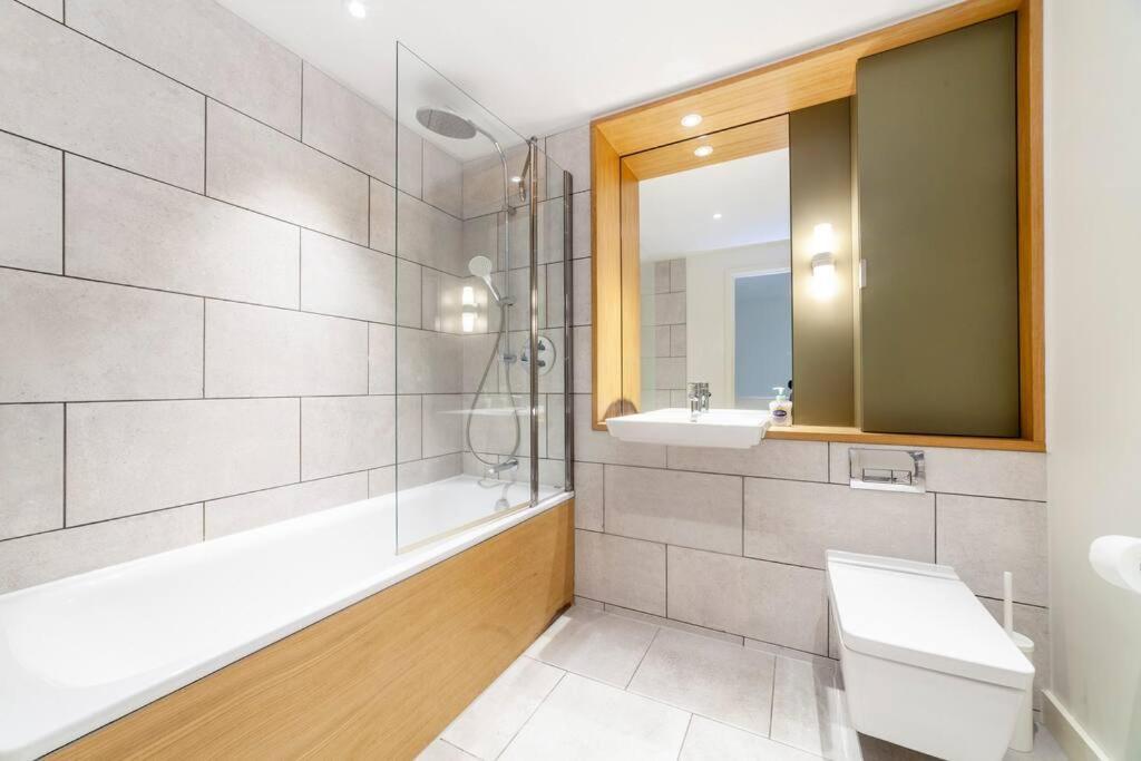 Апартаменты Stunning New 3 Bdr Duplex Wbalcony, East Лондон Экстерьер фото