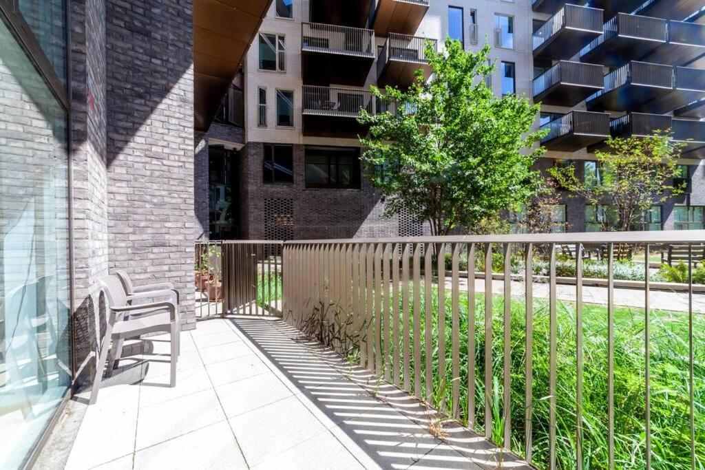 Апартаменты Stunning New 3 Bdr Duplex Wbalcony, East Лондон Экстерьер фото