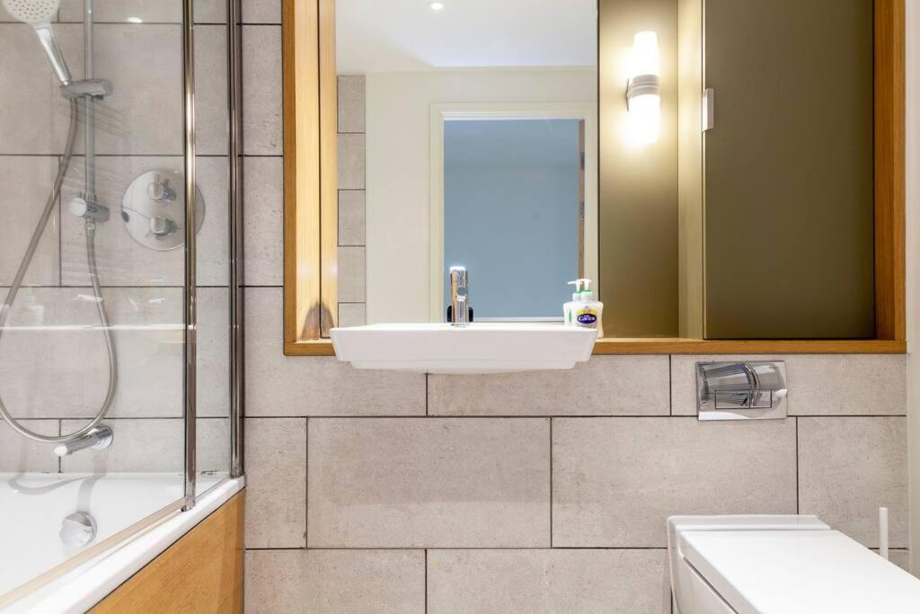 Апартаменты Stunning New 3 Bdr Duplex Wbalcony, East Лондон Экстерьер фото